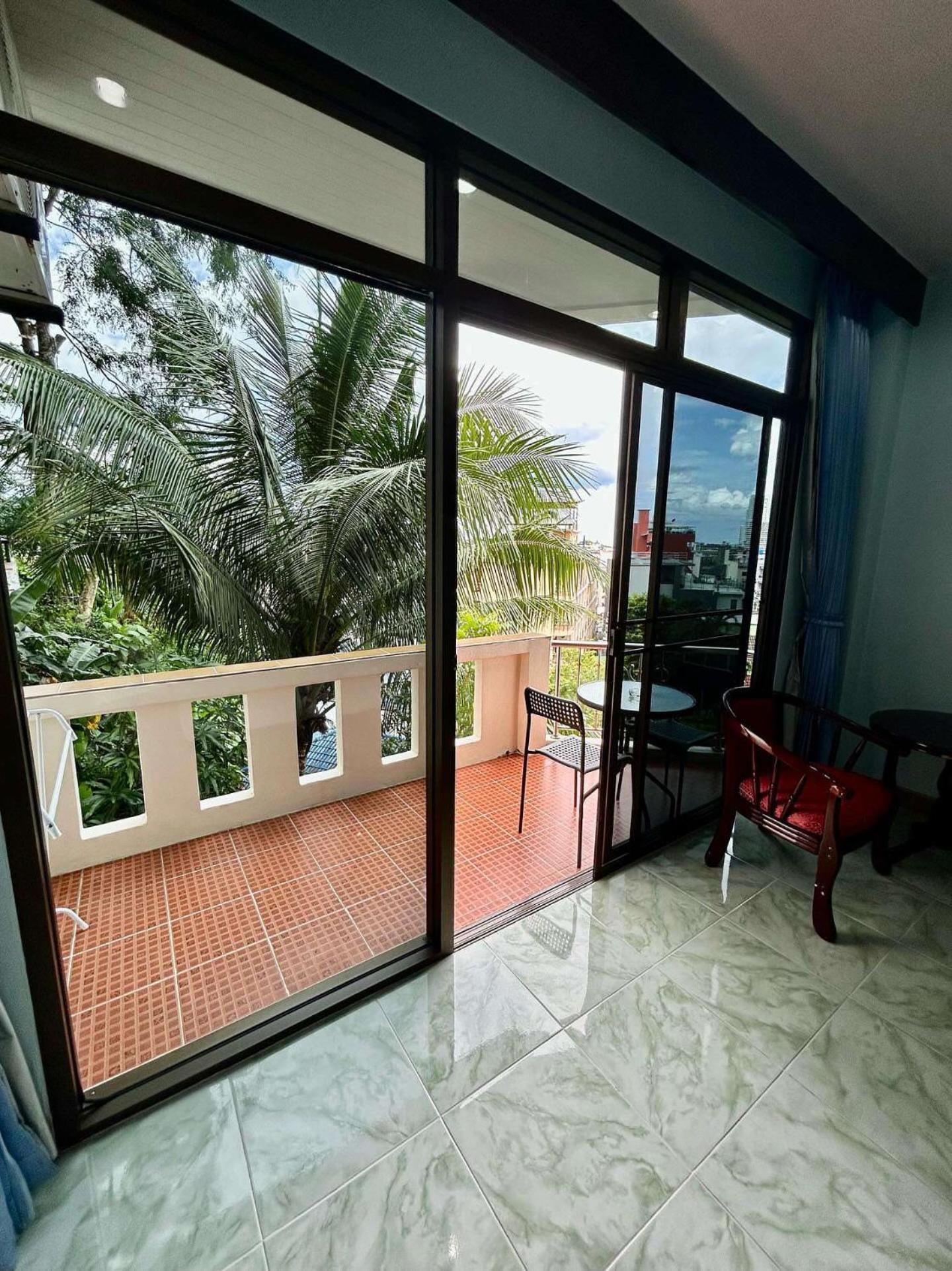 Отель Riviera Patong Экстерьер фото